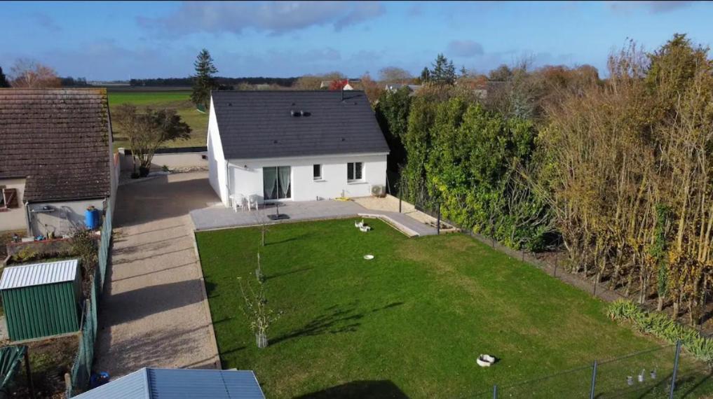 Petite Maison Au Calme Poupry Exterior photo